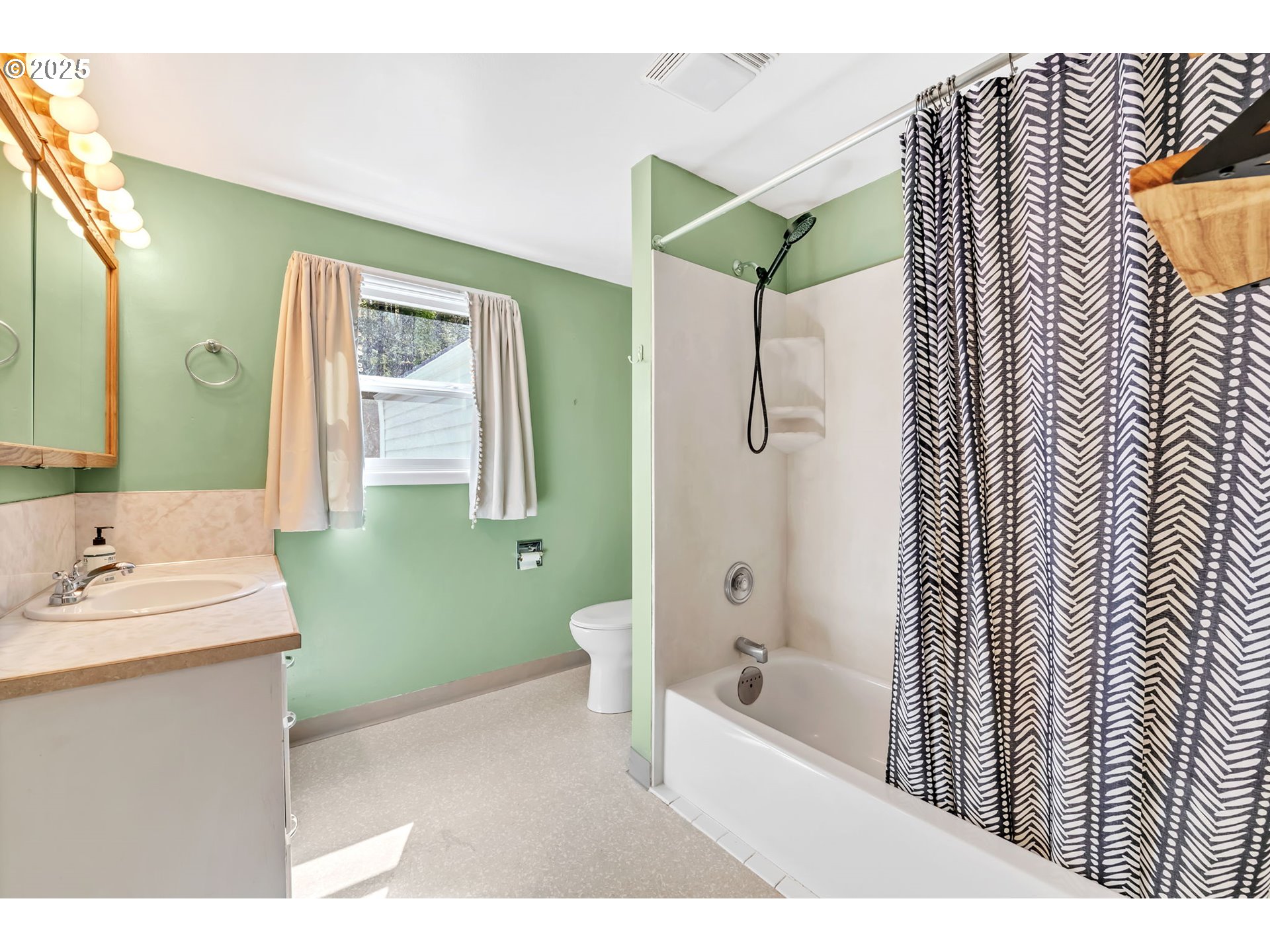 26900 Crow Road Eugene, OR 97405 - Photo 20 of 48
