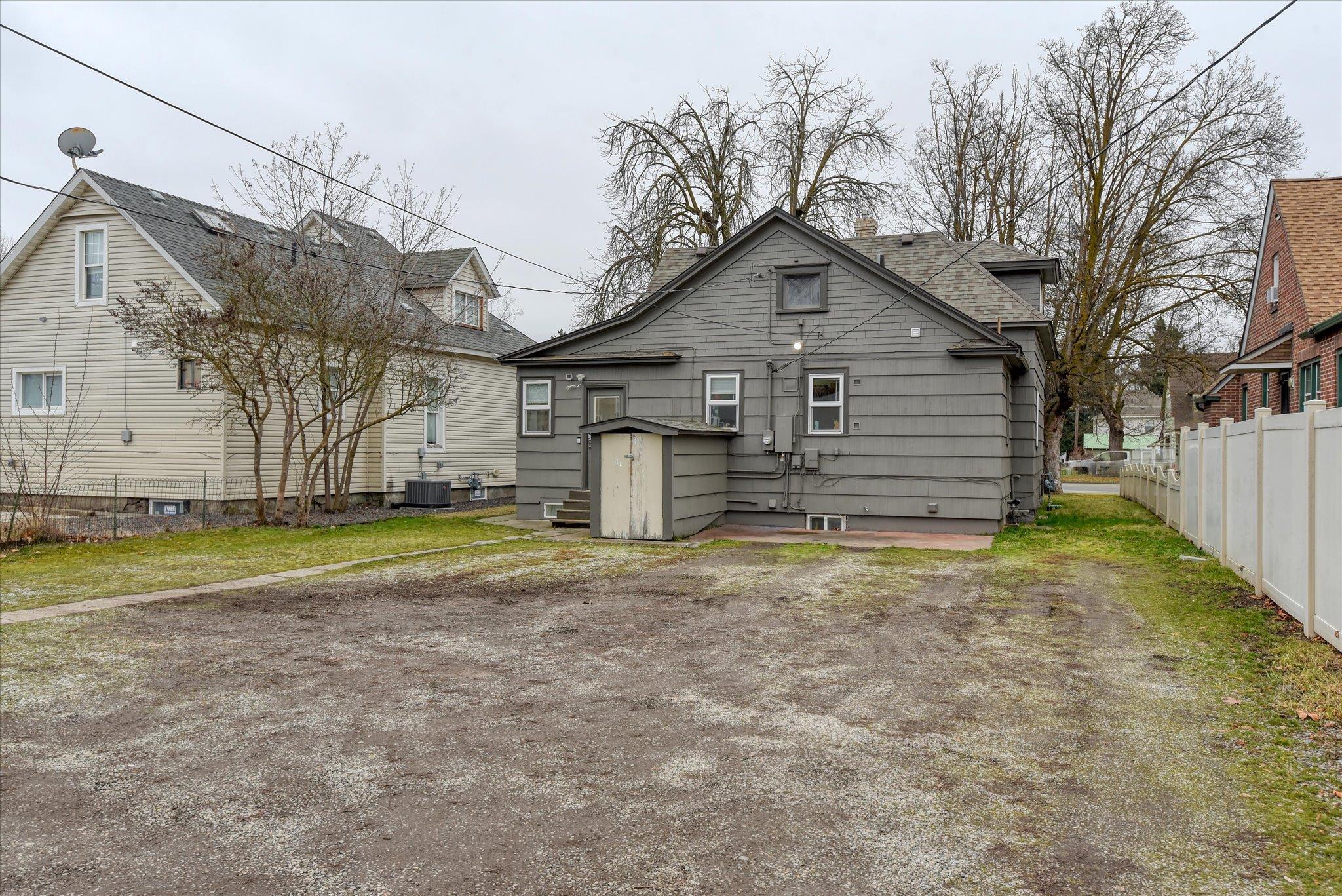 523 East Indiana Avenue Spokane, WA 99207 - Photo 21 of 30