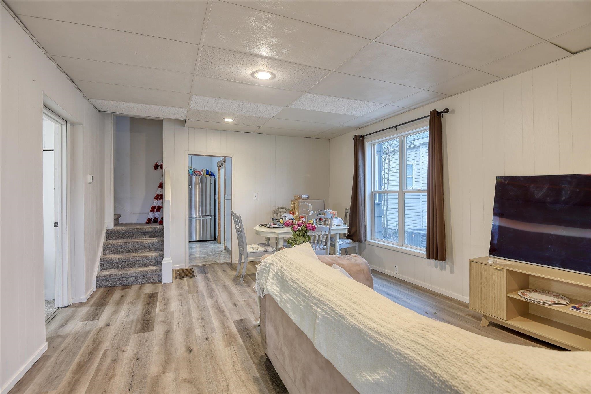 523 East Indiana Avenue Spokane, WA 99207 - Photo 4 of 30