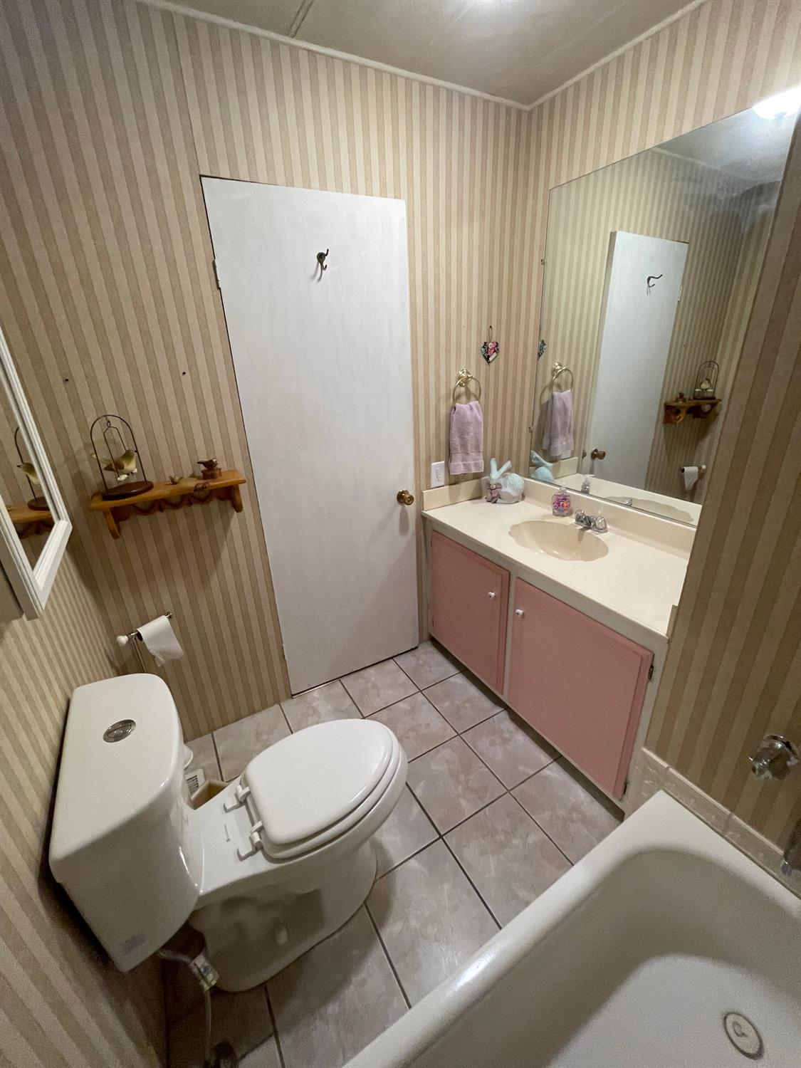 2621 Prescott Road, Unit 37 Modesto, CA 95350 - Photo 13 of 28