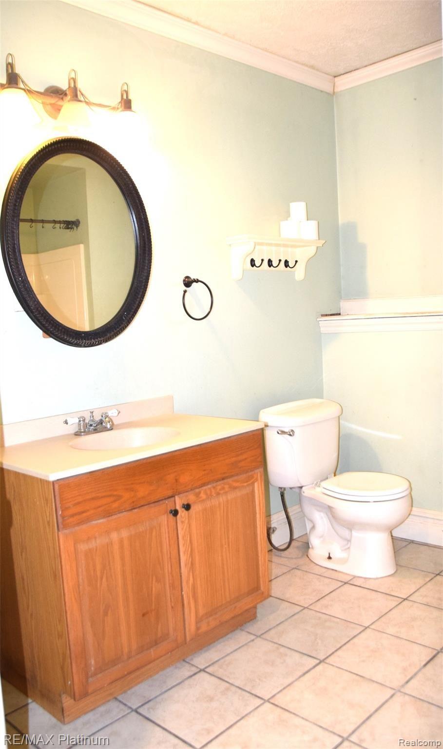 1513 East Marr Road Howell, MI 48855 - Photo 20 of 38 Basement bathroom full.JPG