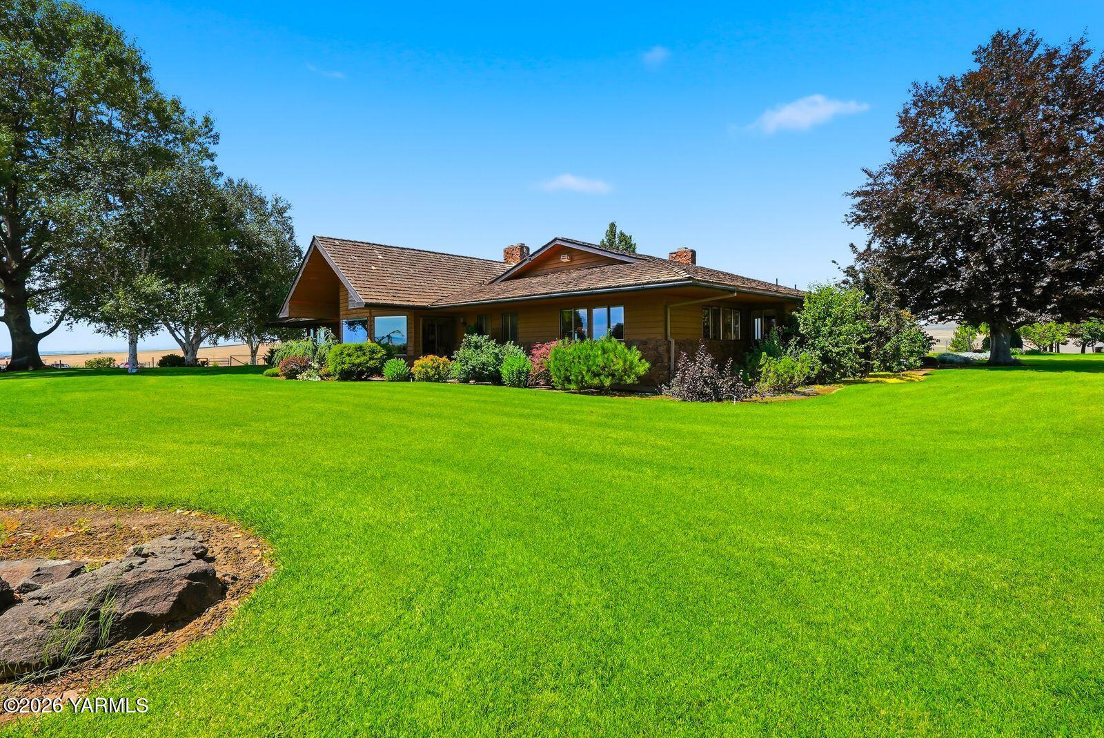 170732 Olsen Road Grandview, WA 98930 - Photo 1 of 58 1 170732 Olson Road