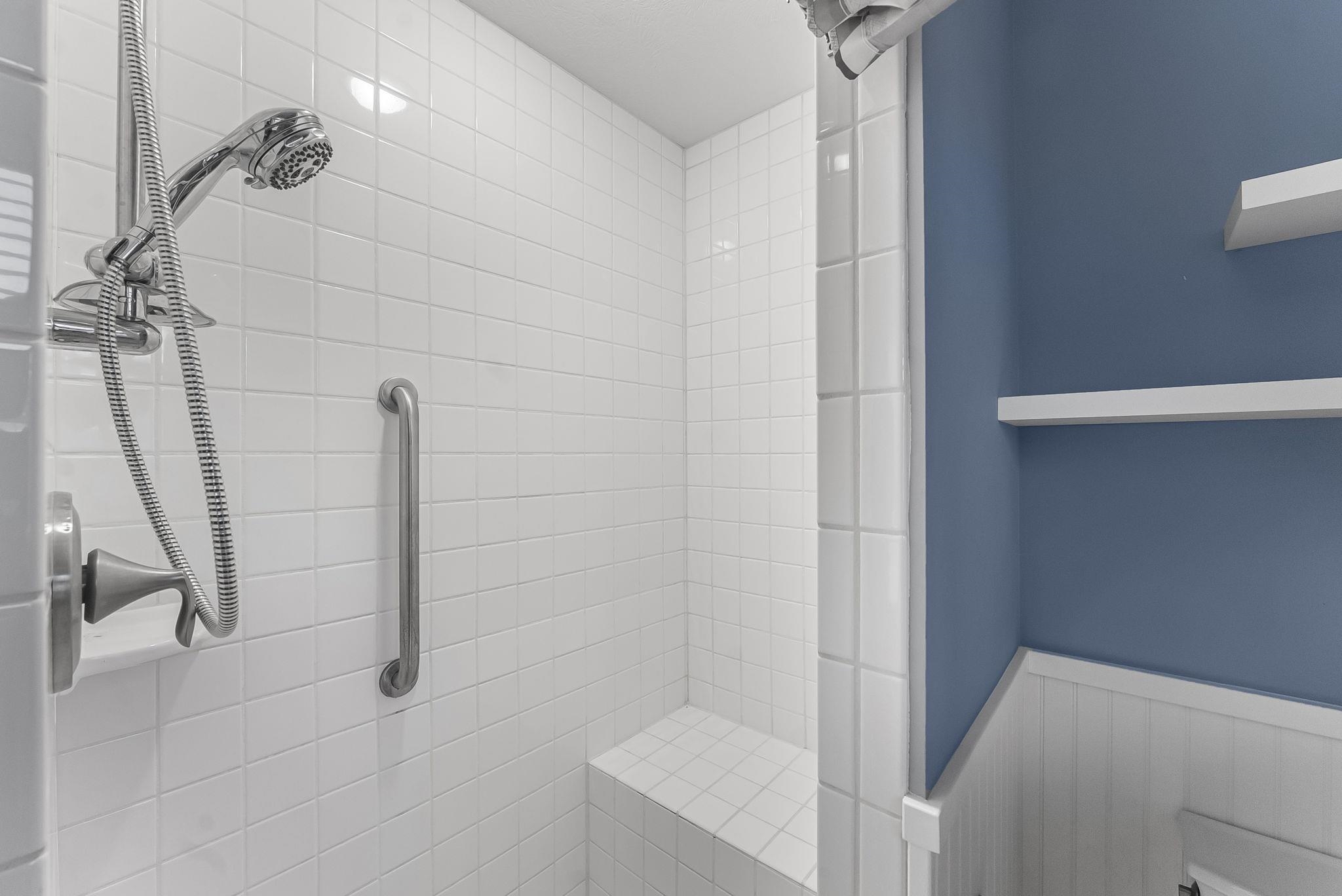 4220 Summerhill Road Traverse City, MI 49684 - Photo 20 of 40 1940970-86e8ae83-077e-43a7-8312-06fa582f99ab.JPG