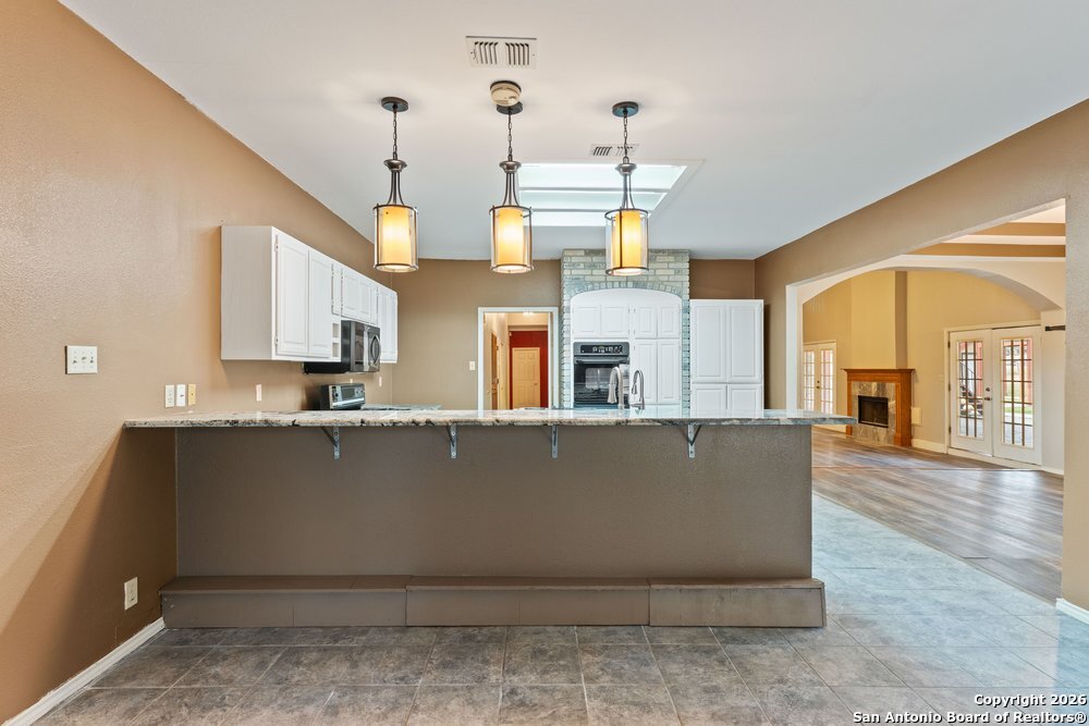 5421 Lockhill Road San Antonio, TX 78240 - Photo 11 of 57