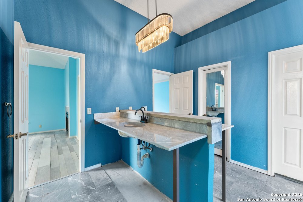 5421 Lockhill Road San Antonio, TX 78240 - Photo 16 of 57