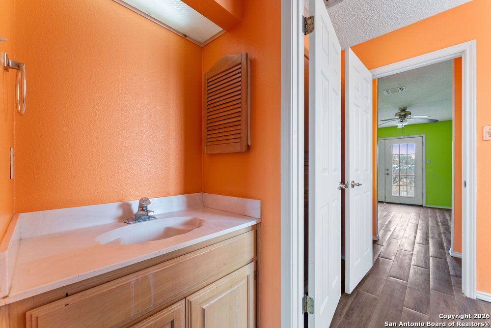 5421 Lockhill Road San Antonio, TX 78240 - Photo 30 of 57