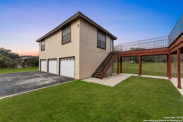 $830,000 | 5421 Lockhill Road, San Antonio, TX 78240