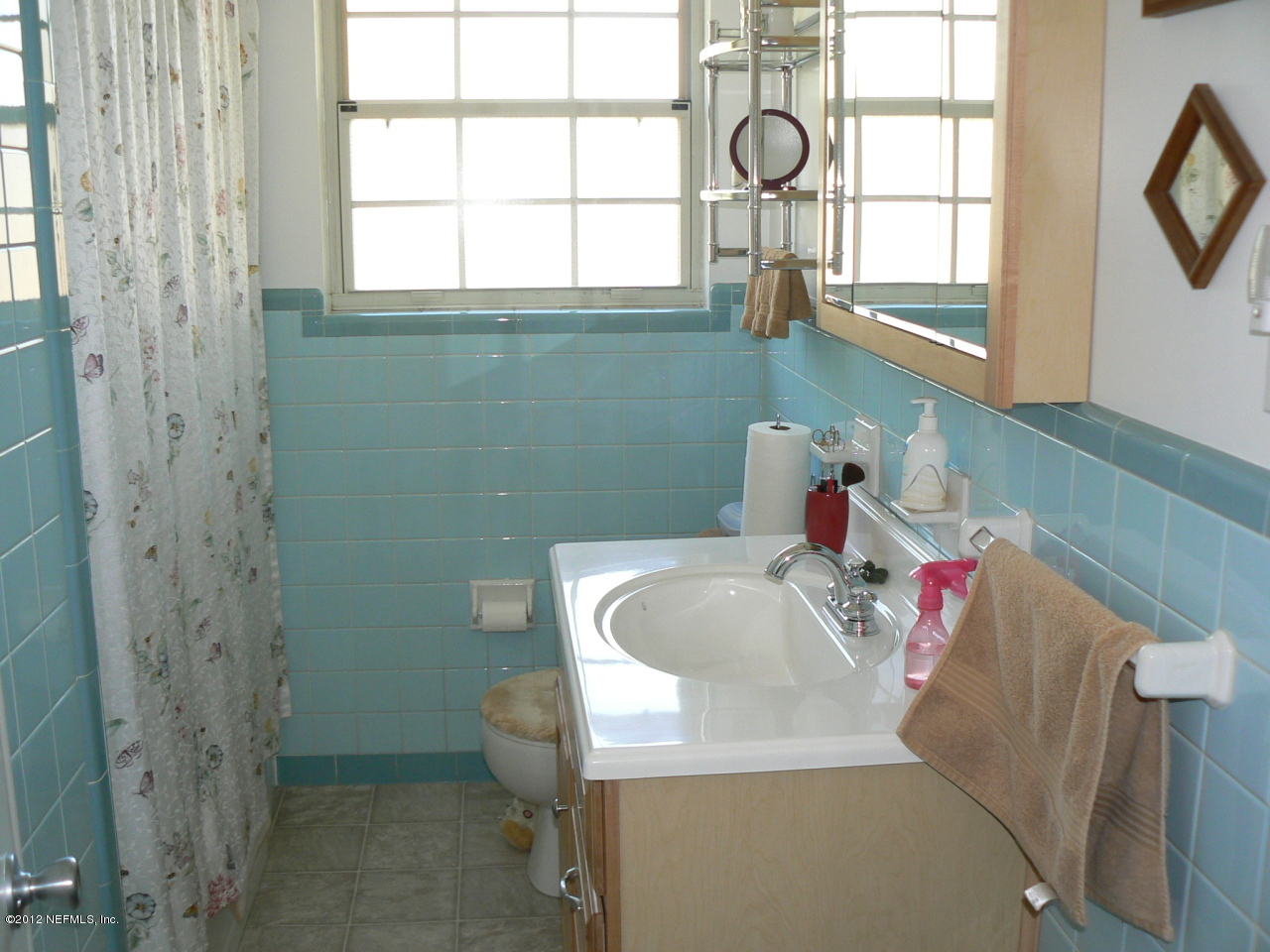 812 Acapulco Road Jacksonville, FL 32216 - Photo 10 of 12 Bathroom
