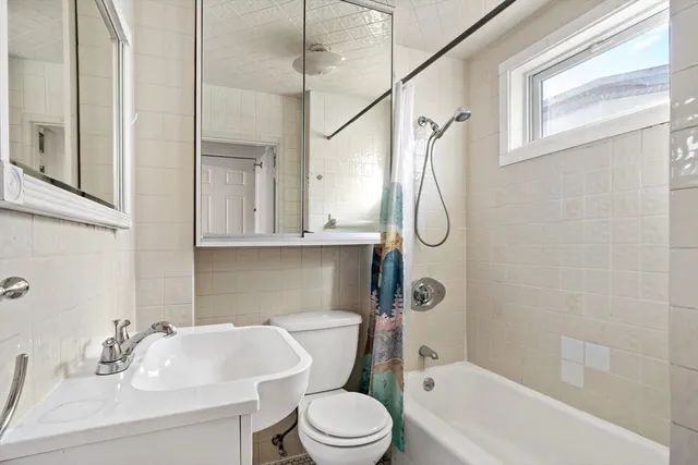 $2,500 | 1062 Saratoga Street, Unit 3, Boston, MA 02128