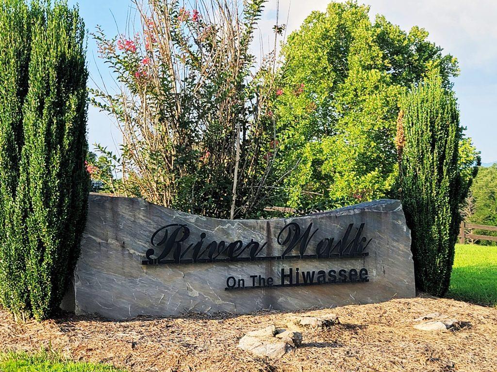 55 Ridgeline Road Murphy, NC 28906 - Photo 31 of 42 Front, circle driveway