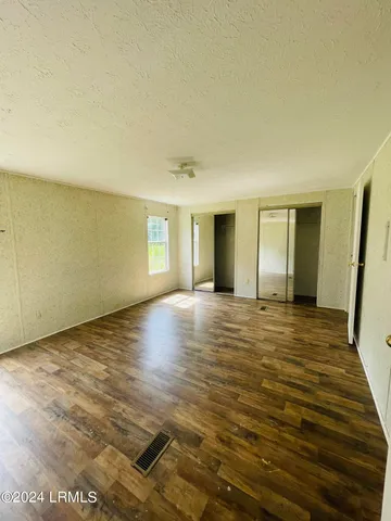 $1,510 | 25 Milledge Village Road, Beaufort, SC 29906