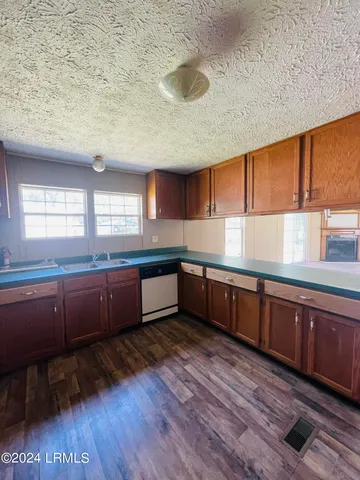 $1,510 | 25 Milledge Village Road, Beaufort, SC 29906