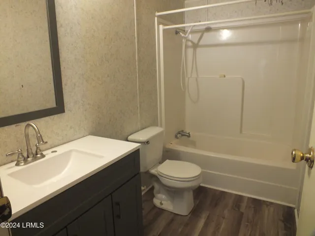 $1,510 | 25 Milledge Village Road, Beaufort, SC 29906