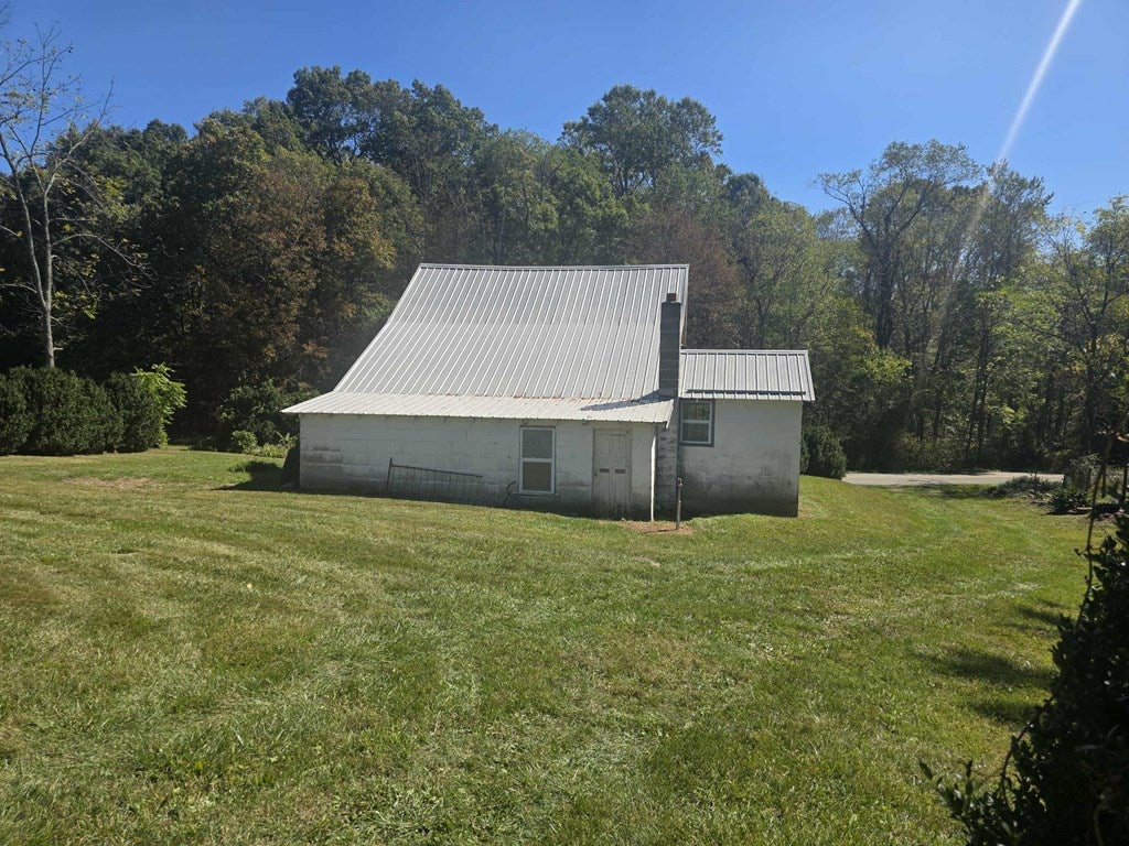 2517 Cedar Springs Road Sugar Grove, VA 24375 - Photo 6 of 38 Gallery Image 6