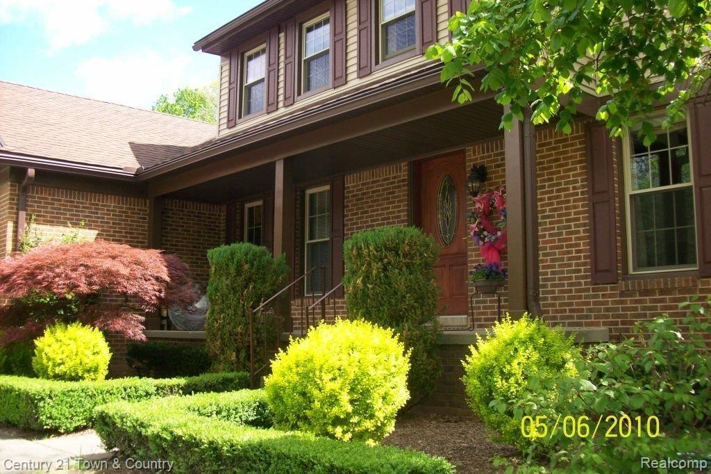 381 Tanglewood Court Rochester, MI 48309 - Photo 3 of 22 Entry