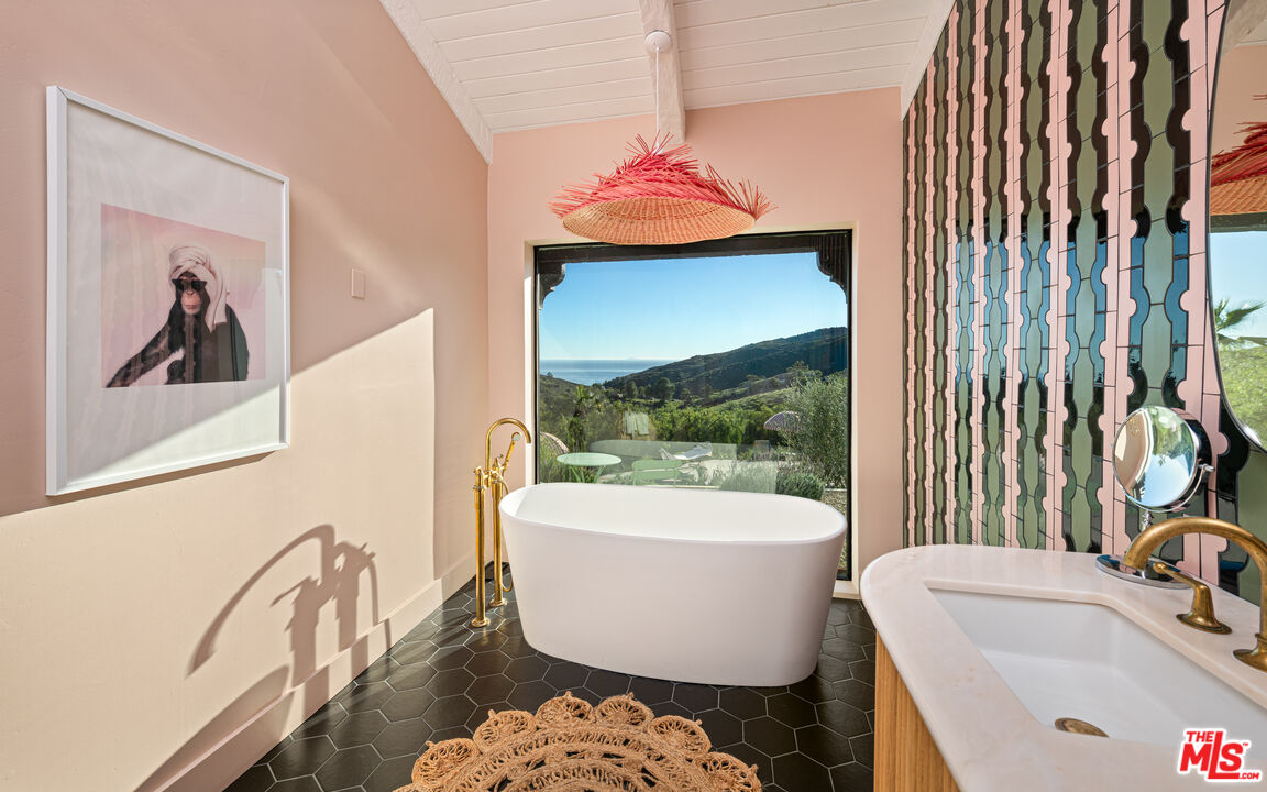 33261 Decker School Road Malibu, CA 90265 - Photo 22 of 32