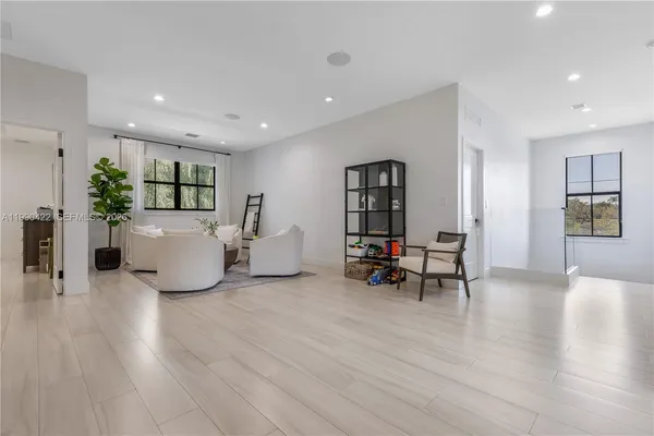 $1,400,000 | 2775 Southwest 101st Court, Miami, FL 33165