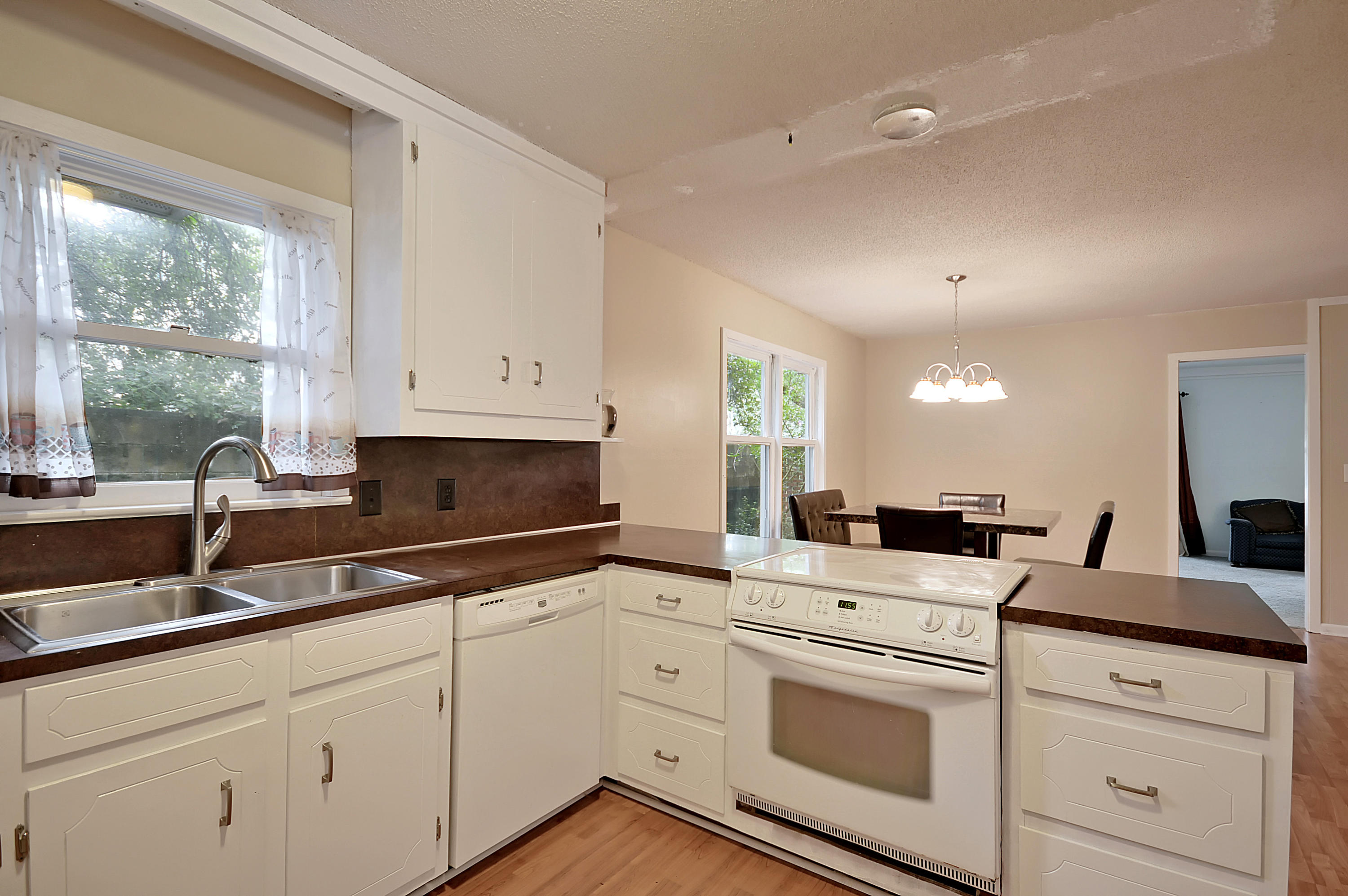 116 Folly Rd Boulevard Charleston, SC 29407 - Photo 2 of 34 Kitchen