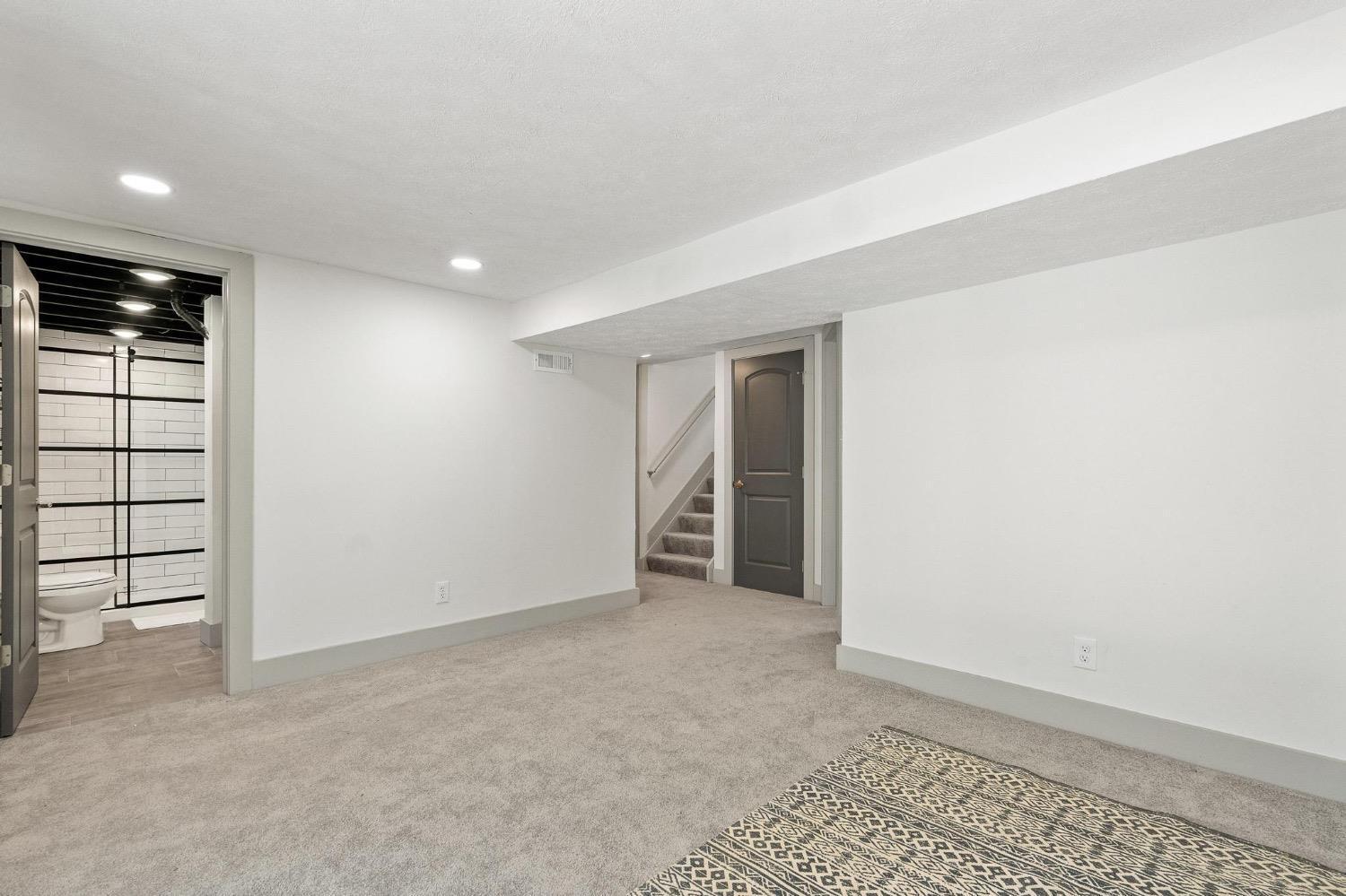2724 Springdale Road Cincinnati, OH 45251 - Photo 23 of 31 Gallery Image 23