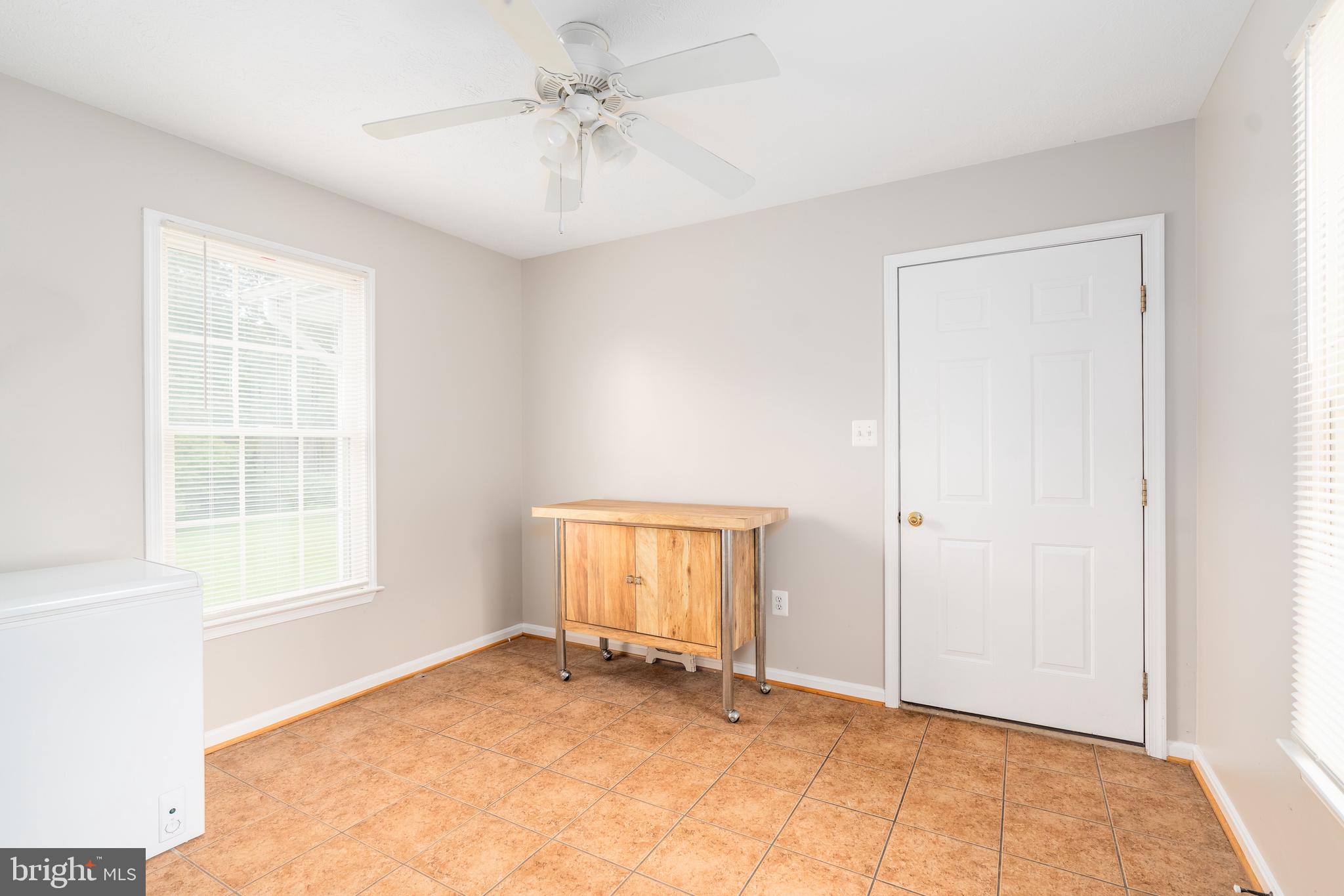 104 Country Side Loop Elkton, MD 21921 - Photo 8 of 14 Mudroom between kitchen and garage