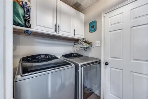 $305,000 | 2709 Crystal Falls Drive, Mesquite, TX 75181