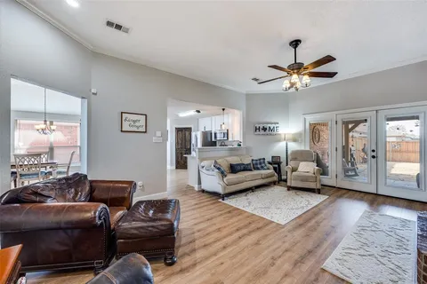 $305,000 | 2709 Crystal Falls Drive, Mesquite, TX 75181