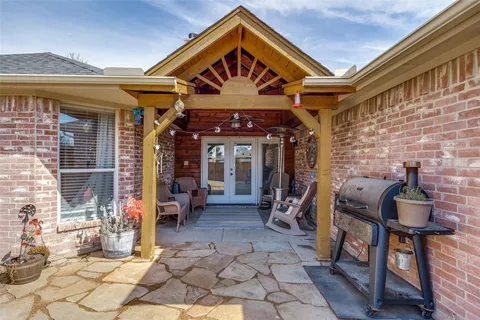 $305,000 | 2709 Crystal Falls Drive, Mesquite, TX 75181