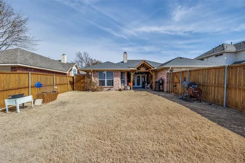 $305,000 | 2709 Crystal Falls Drive, Mesquite, TX 75181