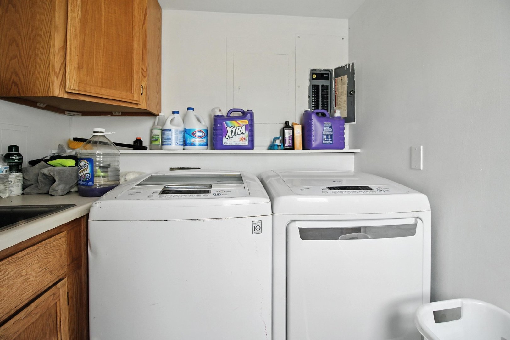 406 Madison Street Joliet, IL 60435 - Photo 20 of 40 a utility room with dryer and washer