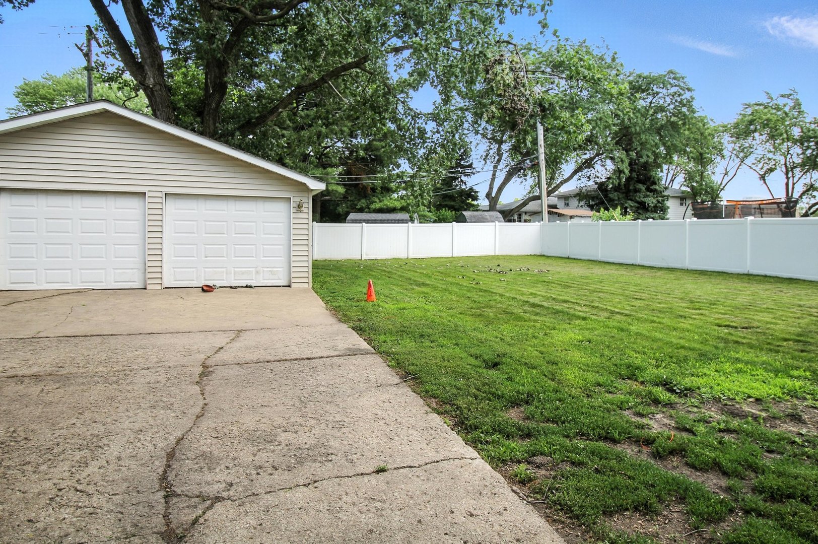 406 Madison Street Joliet, IL 60435 - Photo 6 of 40 a view of backyard with green space