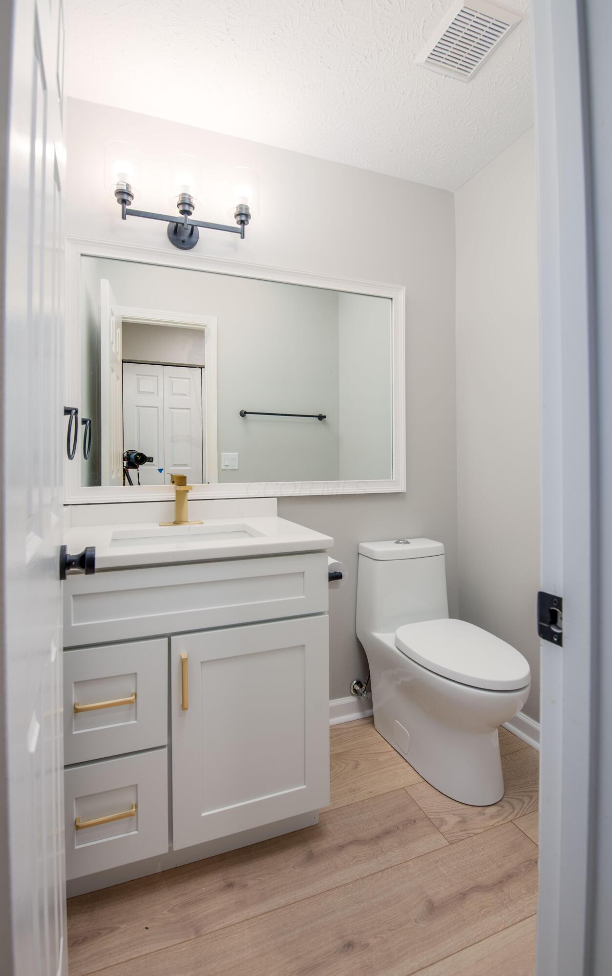 3903 River's Run Drive Lewis Center, OH 43035 - Photo 16 of 36 1st Floor Half Bath