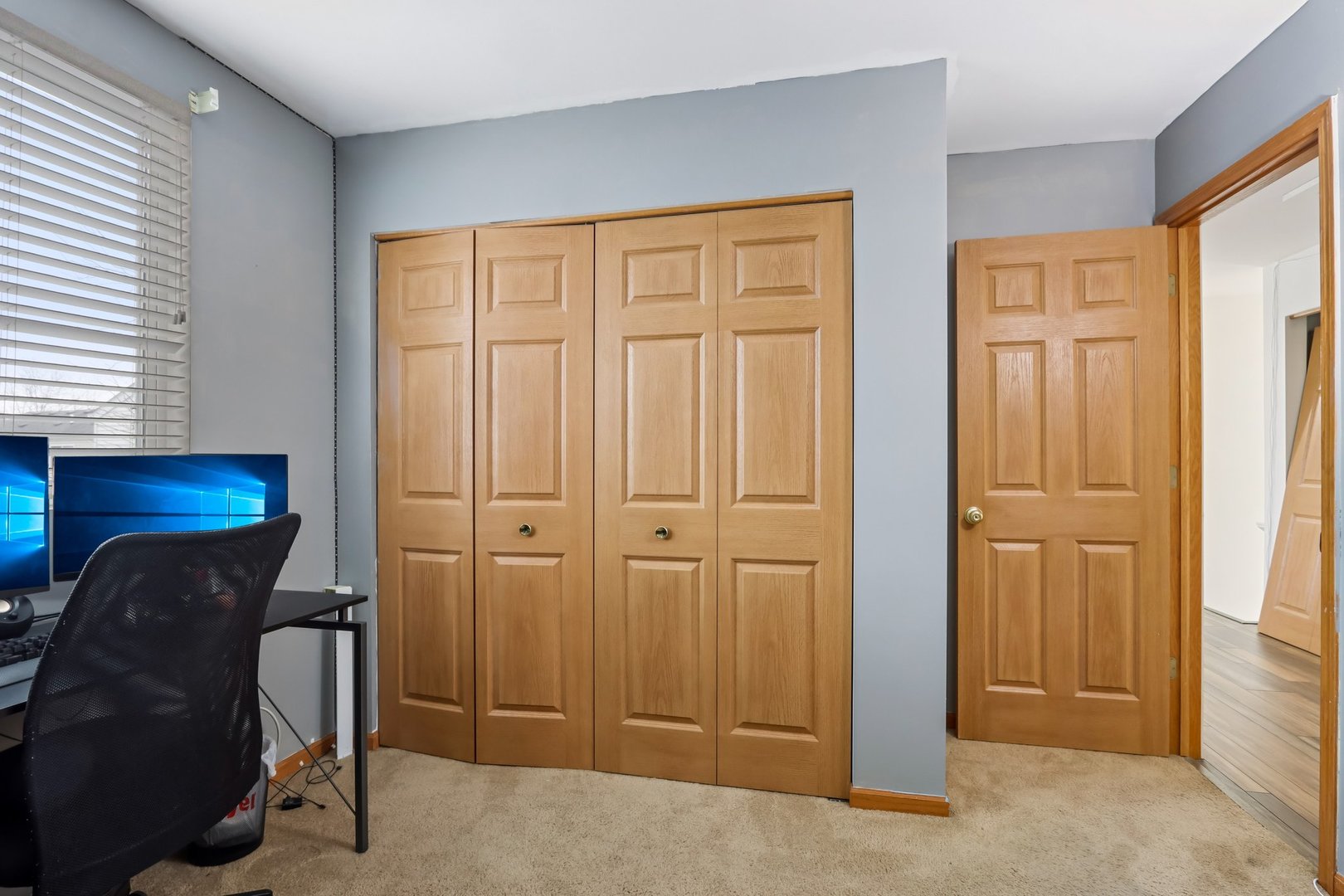 1010 Symphony Drive Aurora, IL 60504 - Photo 14 of 28 a view of entryway with workspace