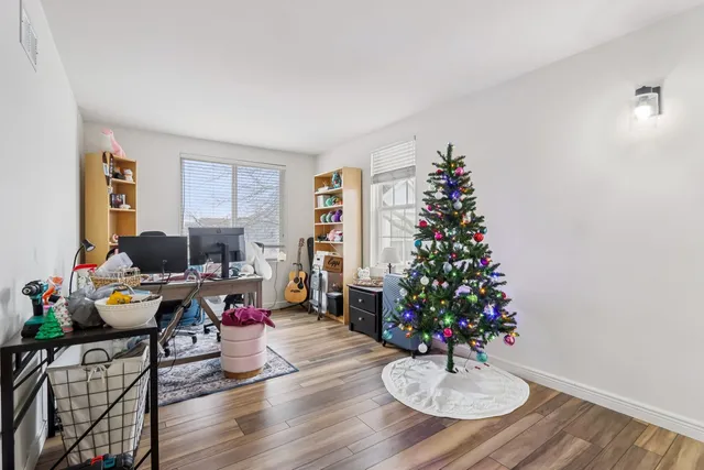 $240,000 | 1010 Symphony Drive, Aurora, IL 60504