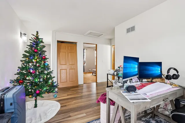 $240,000 | 1010 Symphony Drive, Aurora, IL 60504