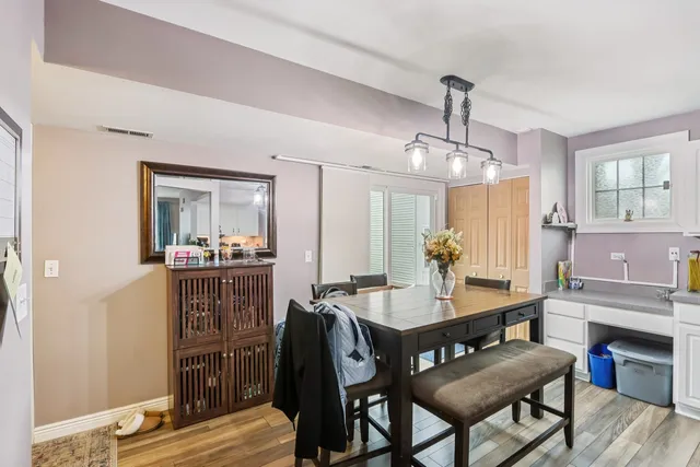 $240,000 | 1010 Symphony Drive, Aurora, IL 60504