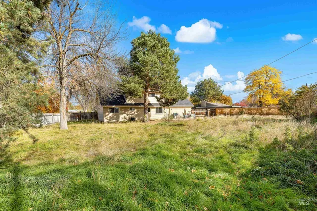 $399,900 | 6307 West Tahoe Drive, Boise, ID 83709