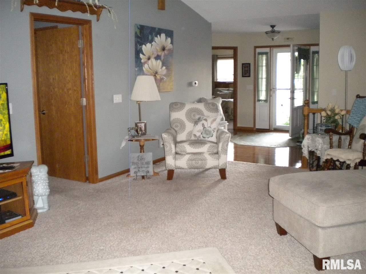 1111 Crestview Drive Durant, IA 52747 - Photo 5 of 22