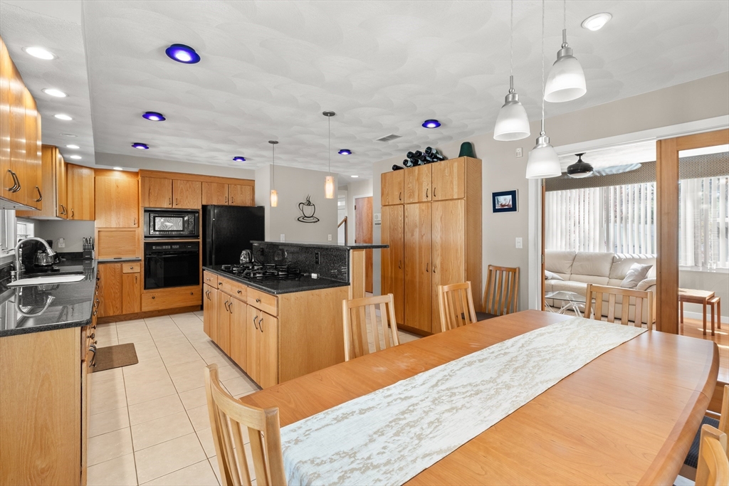 12 Lincoln Road Billerica, MA 01821 - Photo 10 of 41 Gallery Image 10