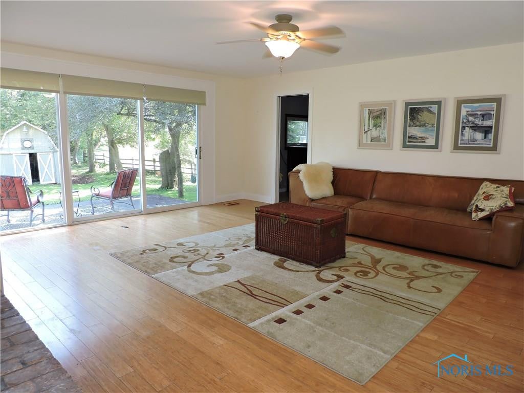 215 South River Road Waterville, OH 43566 - Photo 4 of 23 Gallery Image 4