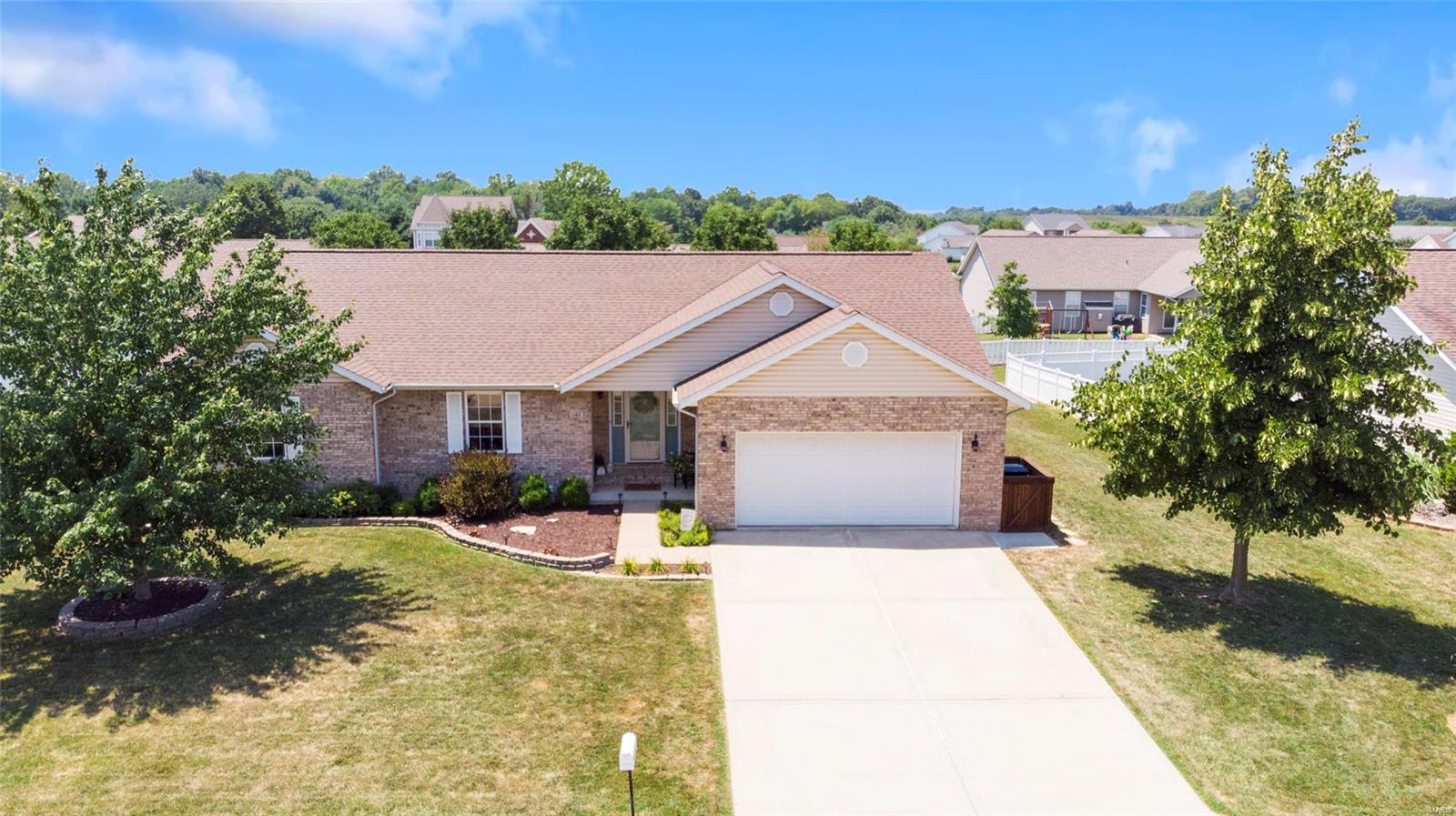1411 Rachael Lane Waterloo, IL 62298 - Photo 2 of 46
