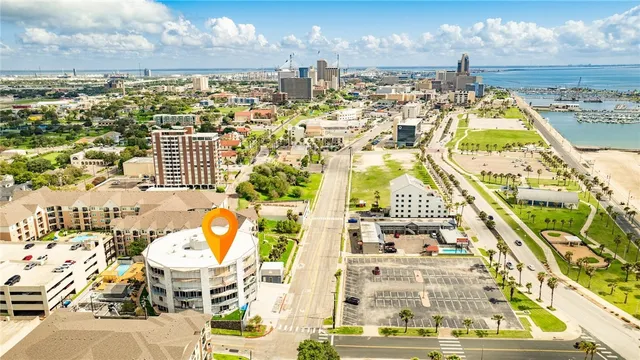$619,000 | 823 South Water Street, Unit 6A, Corpus Christi, TX 78401