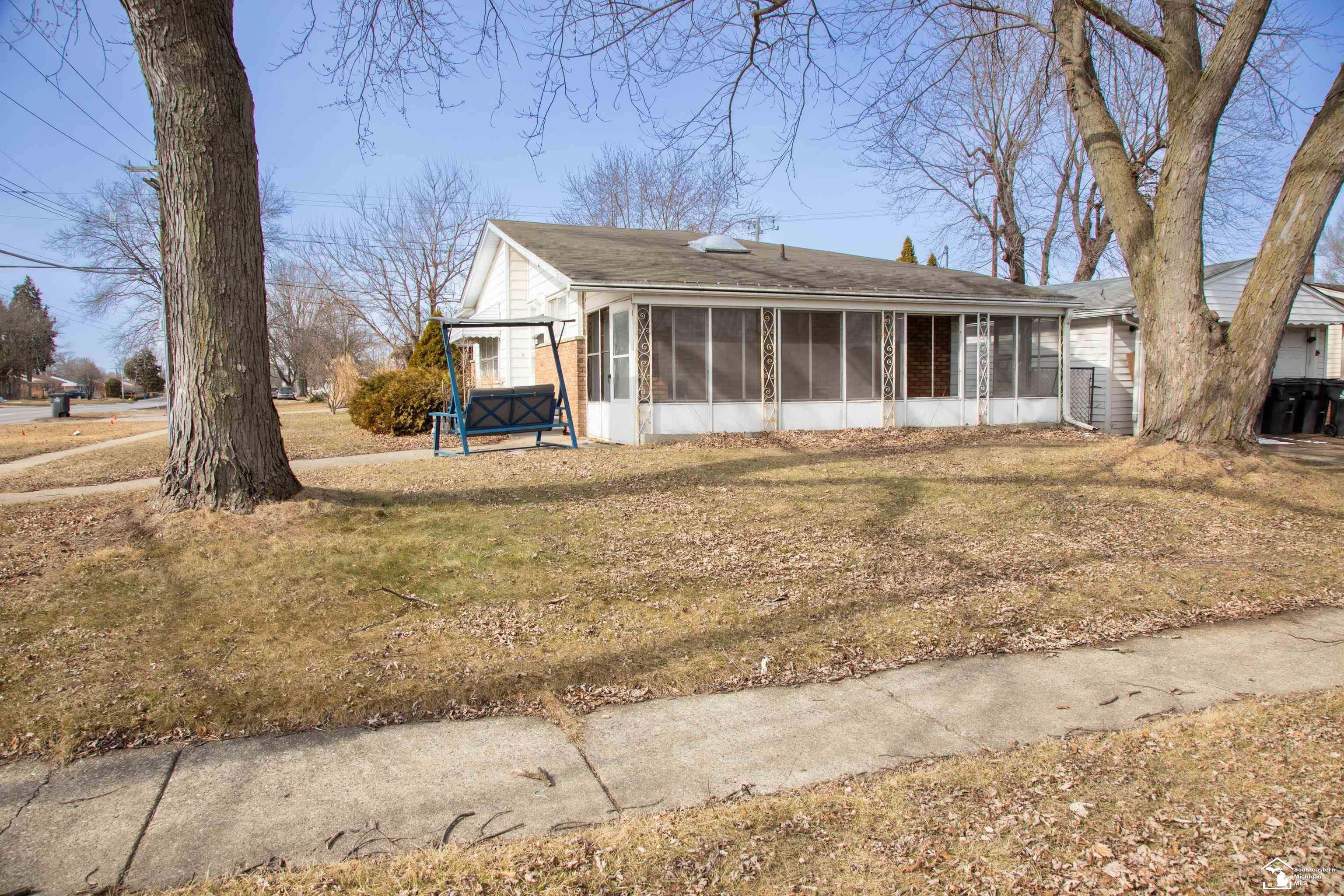 33618 Warren Road Westland, MI 48185 - Photo 4 of 47