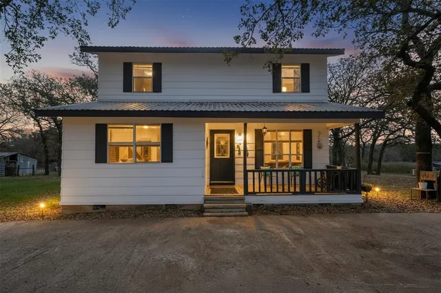 $430,000 | 218 Private Road 3638, Springtown, TX 76082