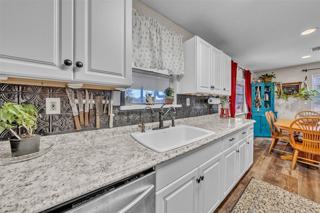 218 Private Road 3638 Springtown, TX 76082 - Photo 14 of 33