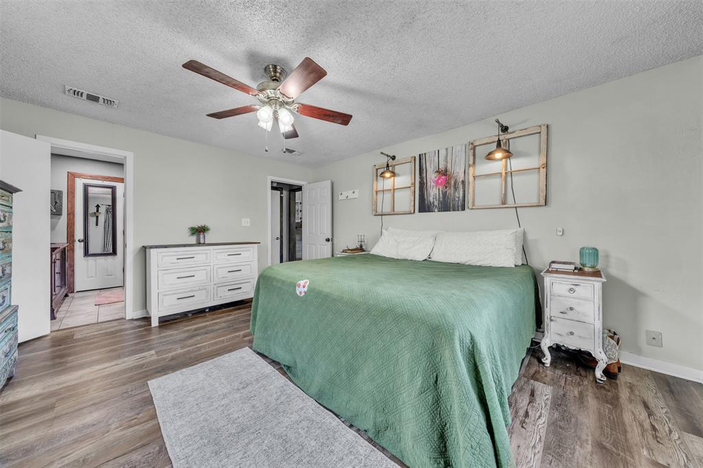 218 Private Road 3638 Springtown, TX 76082 - Photo 17 of 33