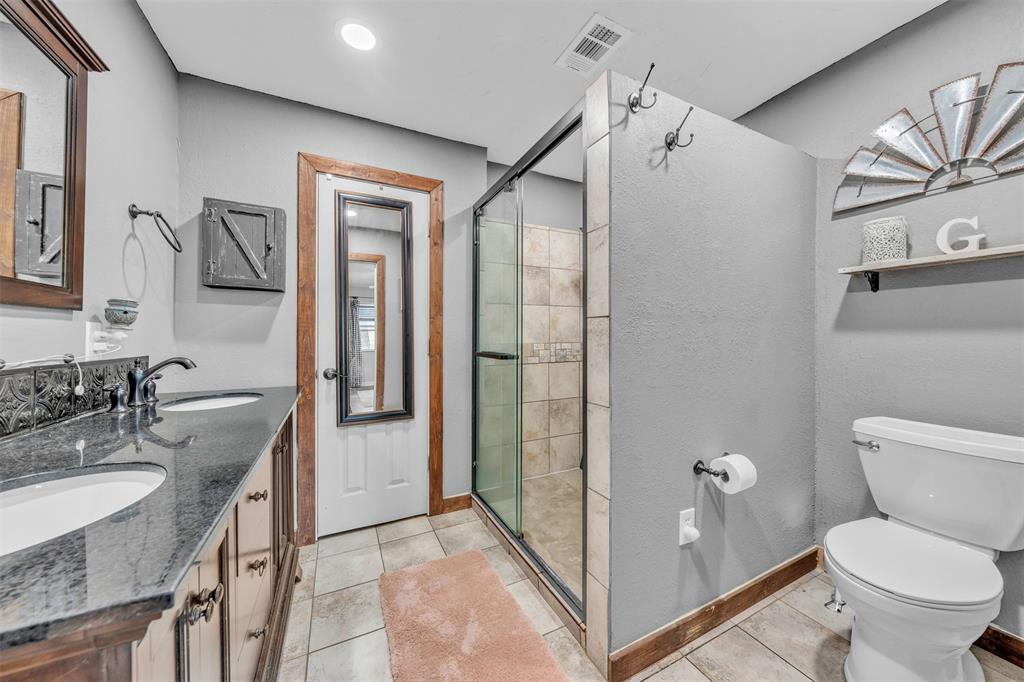 218 Private Road 3638 Springtown, TX 76082 - Photo 18 of 33