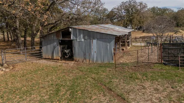 $430,000 | 218 Private Road 3638, Springtown, TX 76082
