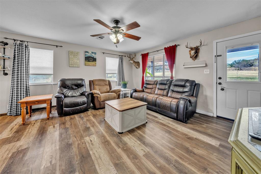 218 Private Road 3638 Springtown, TX 76082 - Photo 10 of 33