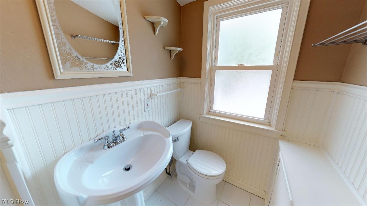 1039 Oxford Road Cleveland, OH 44121 - Photo 18 of 22 Gallery Image 18