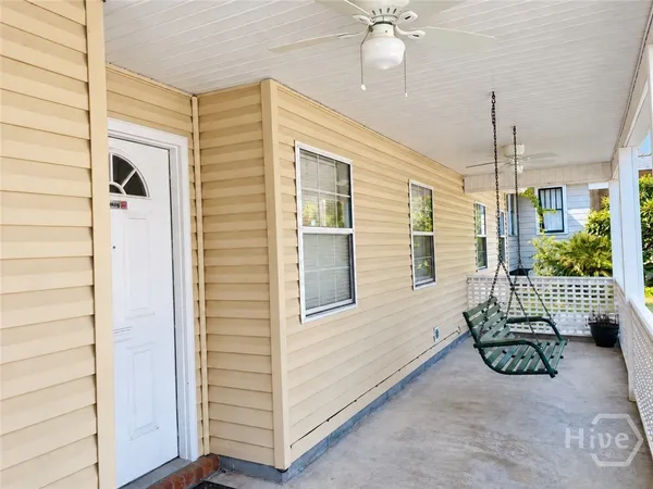 $2,100 | 1315 Bonaventure Road, Unit DOWNSTAIRS, Savannah, GA 31404